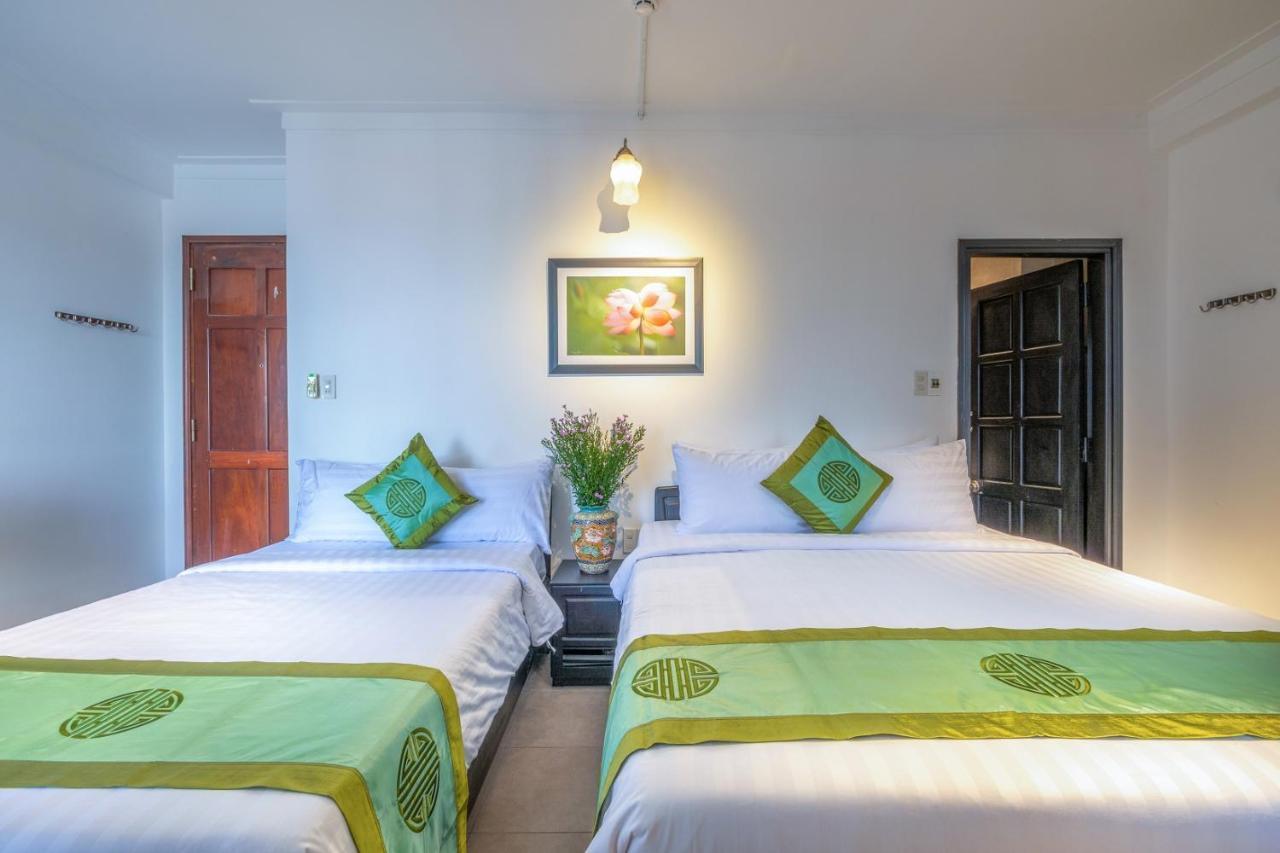 Charming Riverside Hotel Hué Extérieur photo